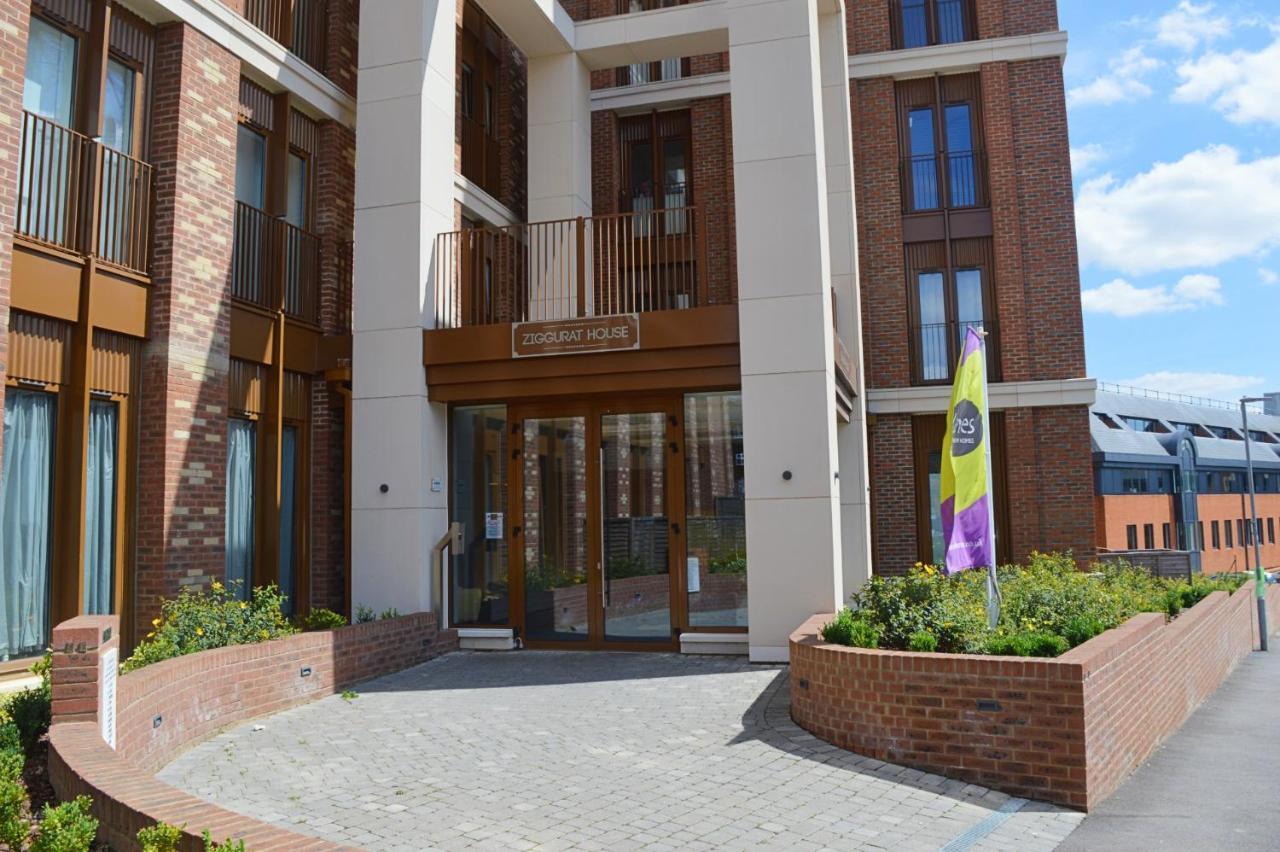 Luxury Studio Apartment St Albans With Amaryllis Apartments Exterior foto