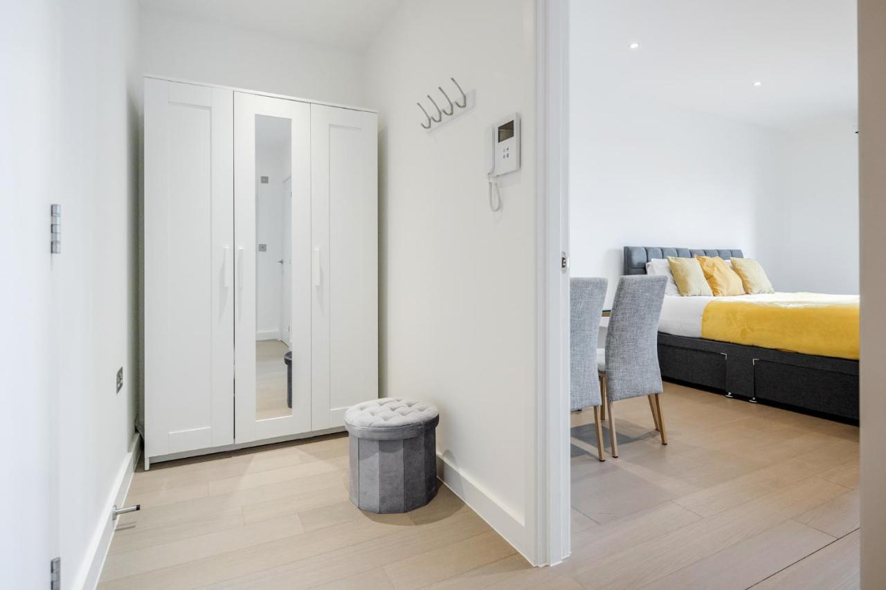 Luxury Studio Apartment St Albans With Amaryllis Apartments Exterior foto